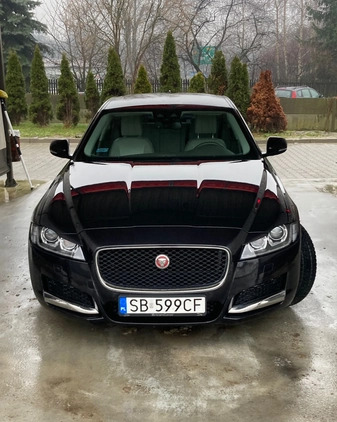 Jaguar XF cena 76999 przebieg: 148000, rok produkcji 2017 z Oświęcim małe 154